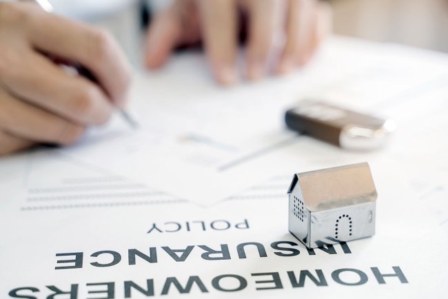 What is a Wind/Hail Deductible?